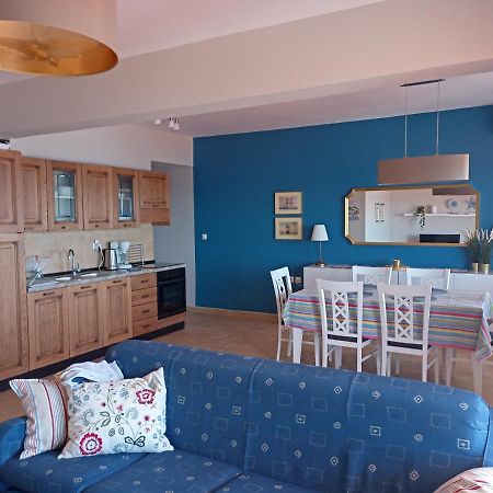 Navy Blue Apartment Nea Skioni Exterior photo